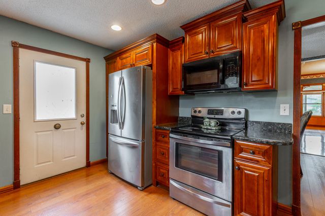594 Rakestraw Road, Mcdonald, TN 37353