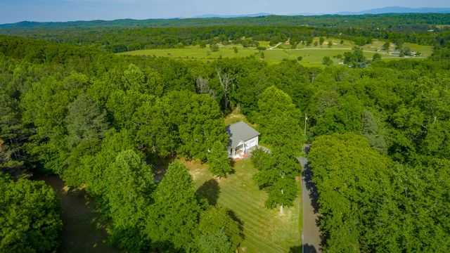 594 Rakestraw Road, Mcdonald, TN 37353