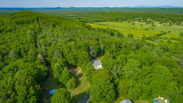 594 Rakestraw Road, Mcdonald, TN 37353