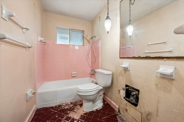 5818 Effingham Drive, Houston, TX 77035