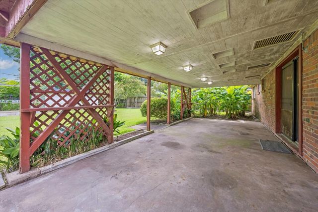 5818 Effingham Drive, Houston, TX 77035