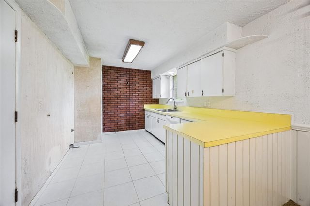 5818 Effingham Drive, Houston, TX 77035