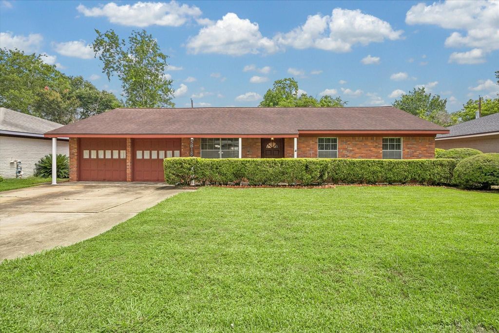 5818 Effingham Drive, Houston, TX 77035