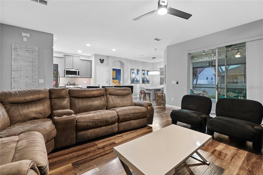 Image 10 of property listing at 12679 CALDERDALE AVENUE, Windermere, FL 34786