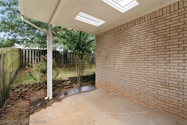 60 Jeffrey Way, Fort Smith, AR 72914