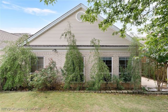 60 Jeffrey Way, Fort Smith, AR 72914