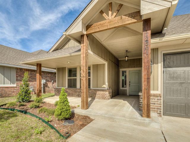 12501 Dolche Vita Drive, Yukon, OK 73099