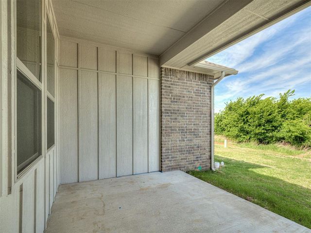12501 Dolche Vita Drive, Yukon, OK 73099