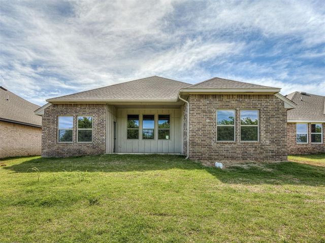 12501 Dolche Vita Drive, Yukon, OK 73099