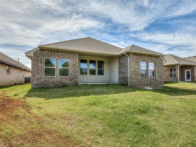 12501 Dolche Vita Drive, Yukon, OK 73099