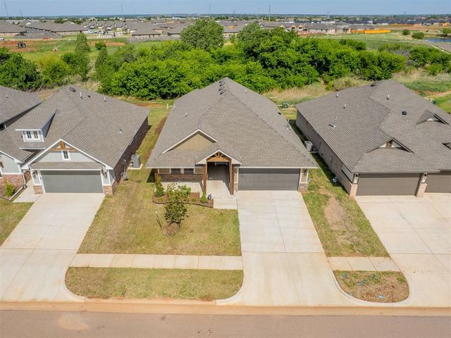 12501 Dolche Vita Drive, Yukon, OK 73099