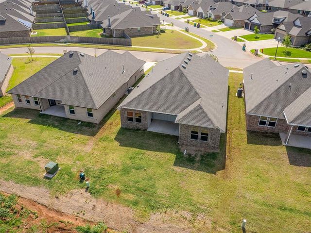 12501 Dolche Vita Drive, Yukon, OK 73099