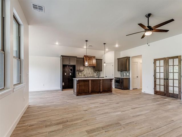 12501 Dolche Vita Drive, Yukon, OK 73099