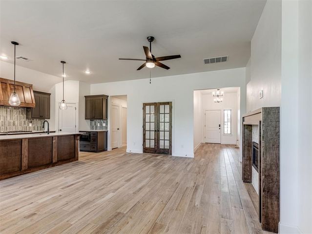 12501 Dolche Vita Drive, Yukon, OK 73099