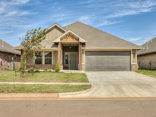 12501 Dolche Vita Drive, Yukon, OK 73099