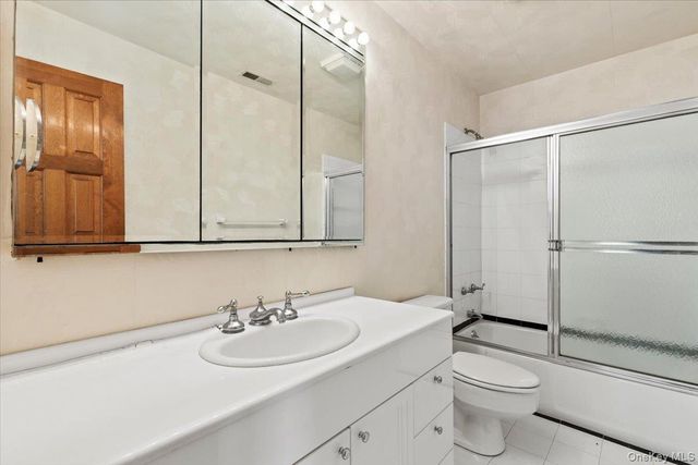 88 Farm Lake Crescent Road, Chappaqua, NY 10514