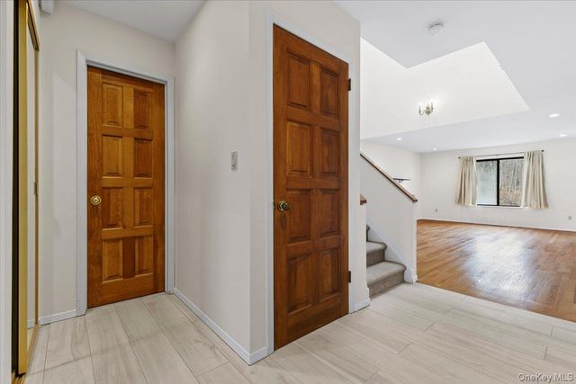 88 Farm Lake Crescent Road, Chappaqua, NY 10514