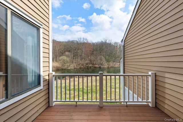 88 Farm Lake Crescent Road, Chappaqua, NY 10514