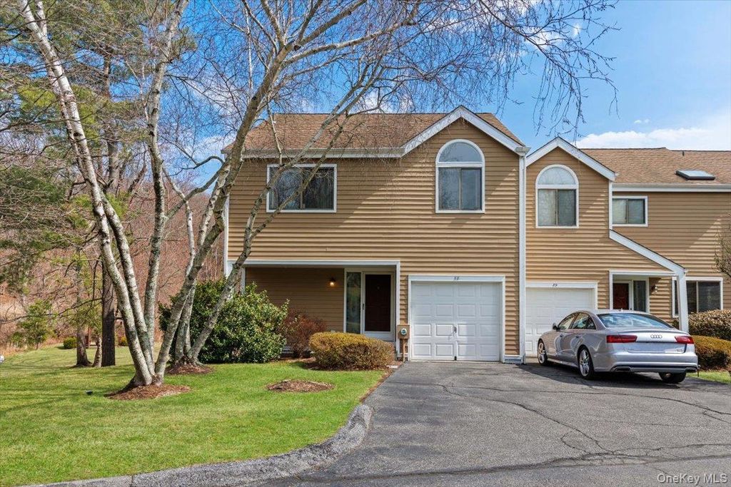 88 Farm Lake Crescent Road, Chappaqua, NY 10514