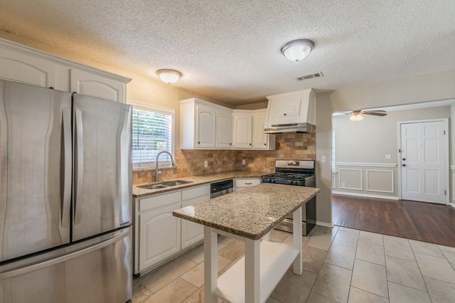 3144 Olive Place, Fort Worth, TX 76116