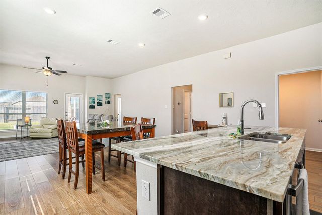 8302 Tourmaline Way, Texas City, TX 77591