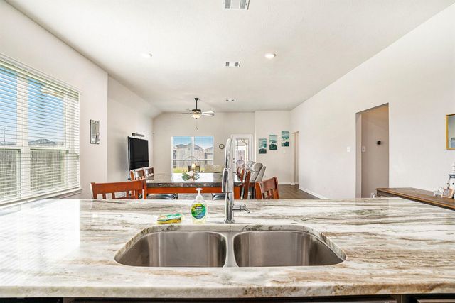 8302 Tourmaline Way, Texas City, TX 77591