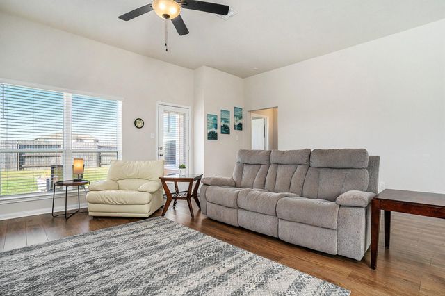 8302 Tourmaline Way, Texas City, TX 77591