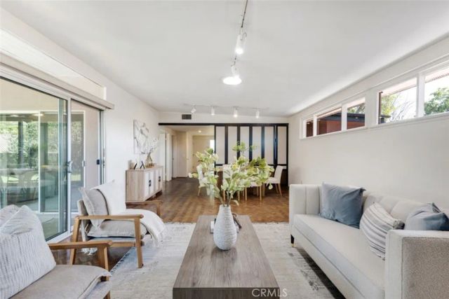 501 Birmingham Road, Burbank, CA 91504