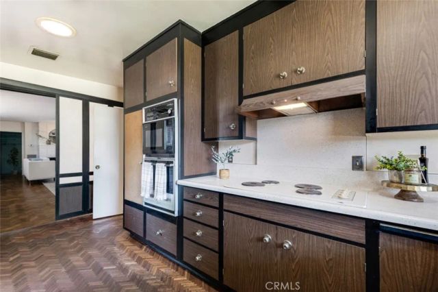 501 Birmingham Road, Burbank, CA 91504