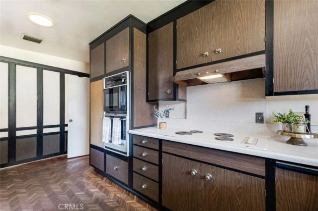 501 Birmingham Road, Burbank, CA 91504