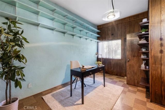 501 Birmingham Road, Burbank, CA 91504