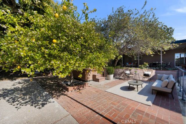 501 Birmingham Road, Burbank, CA 91504