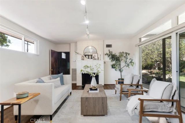 501 Birmingham Road, Burbank, CA 91504