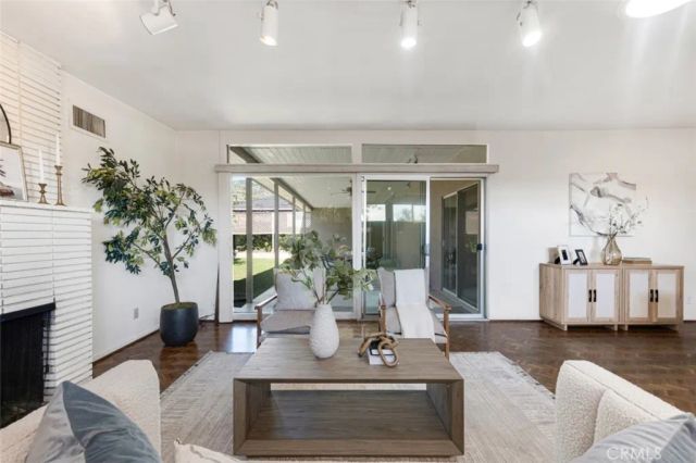 501 Birmingham Road, Burbank, CA 91504