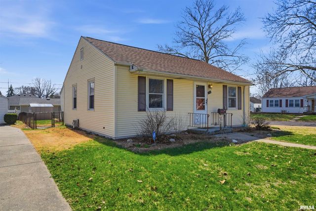 1118 E LONDON Avenue, Peoria, IL 61603