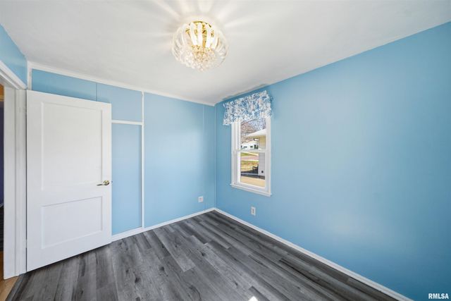 1118 E LONDON Avenue, Peoria, IL 61603