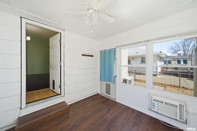 1118 E LONDON Avenue, Peoria, IL 61603