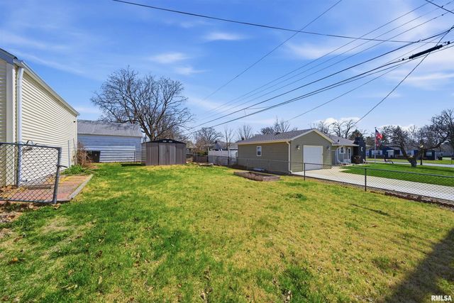 1118 E LONDON Avenue, Peoria, IL 61603