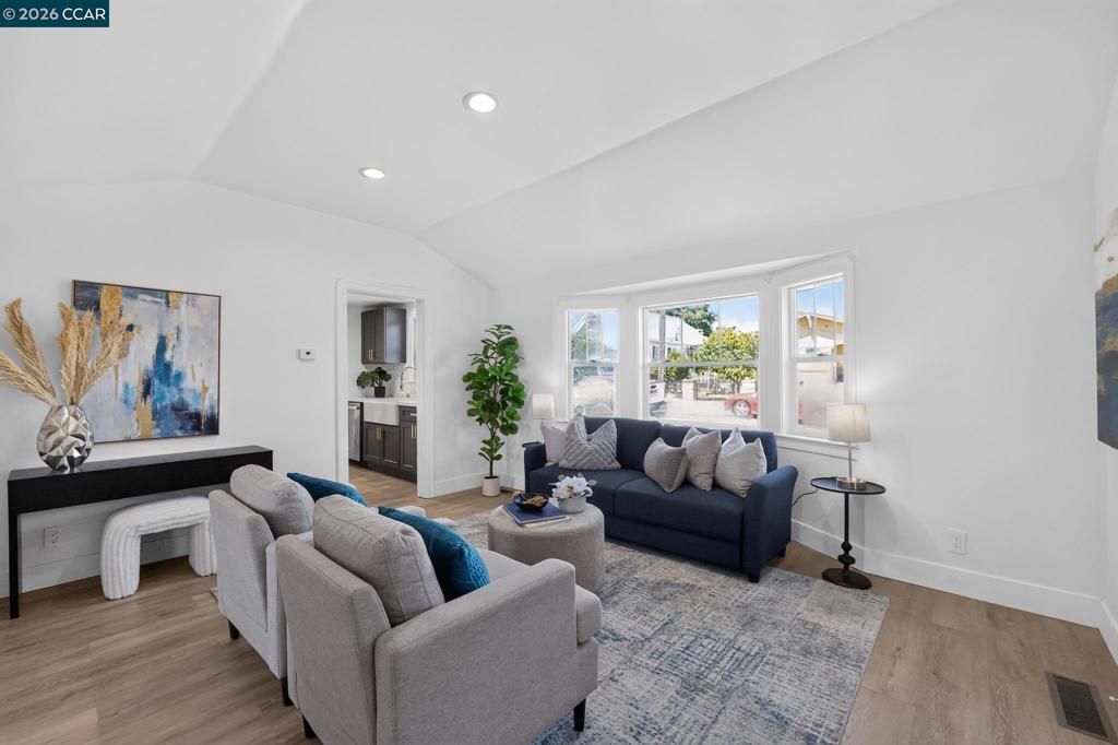 Image 3 of property listing at 427 Grant Street, Vallejo, CA 94590