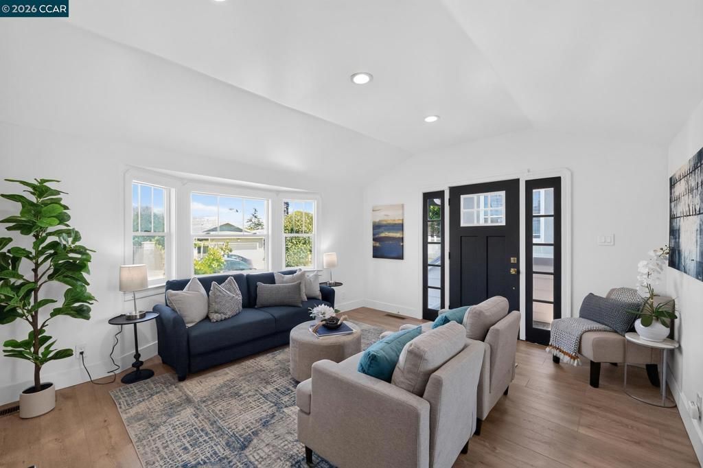 Image 4 of property listing at 427 Grant Street, Vallejo, CA 94590