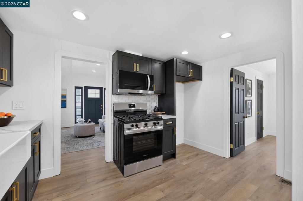 Image 6 of property listing at 427 Grant Street, Vallejo, CA 94590