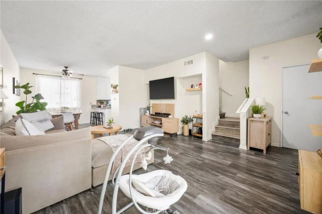 13901 Olive View Lane 42, Sylmar, CA 91342