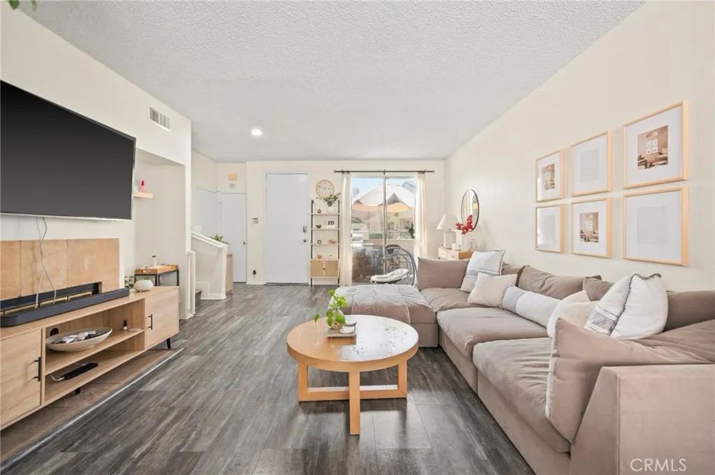 13901 Olive View Lane 42, Sylmar, CA 91342