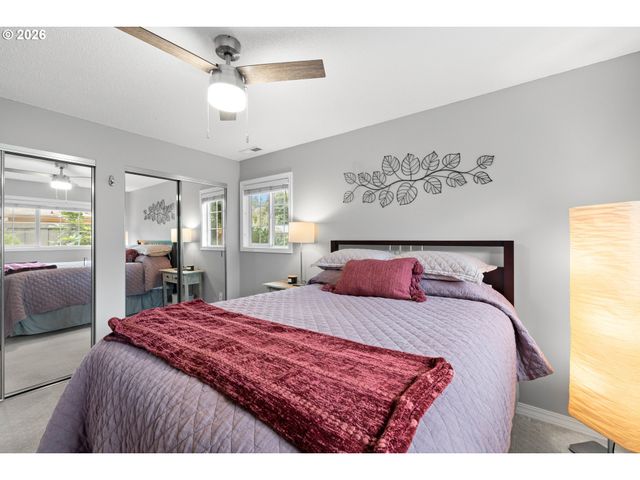 18004 BELMORE Ct, Lake Oswego, OR 97035