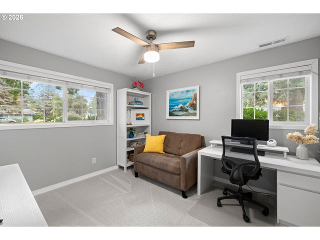 18004 BELMORE Ct, Lake Oswego, OR 97035