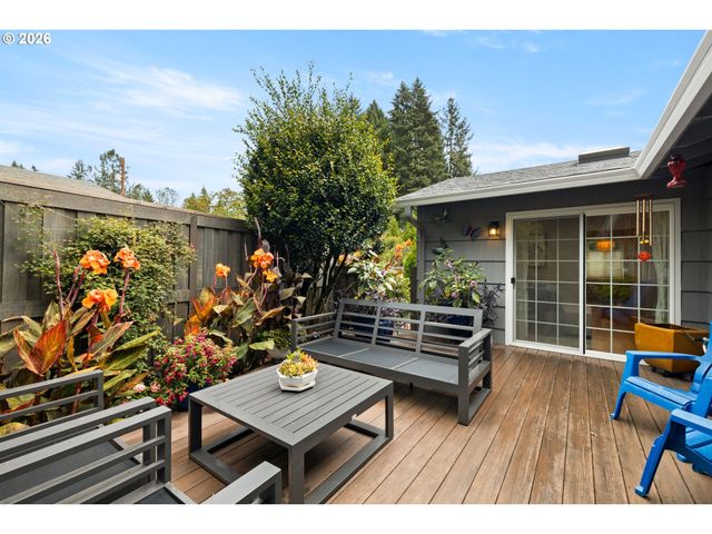 18004 BELMORE Ct, Lake Oswego, OR 97035