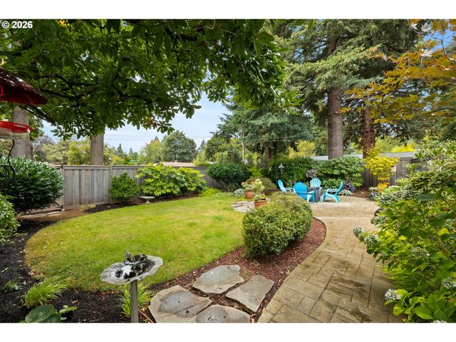18004 BELMORE Ct, Lake Oswego, OR 97035