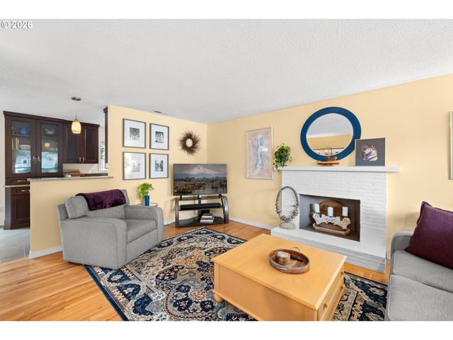 18004 BELMORE Ct, Lake Oswego, OR 97035