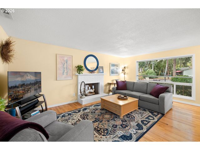 18004 BELMORE Ct, Lake Oswego, OR 97035