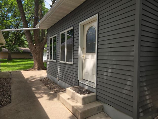 1459 Grace Avenue SW, Willmar, MN 56201